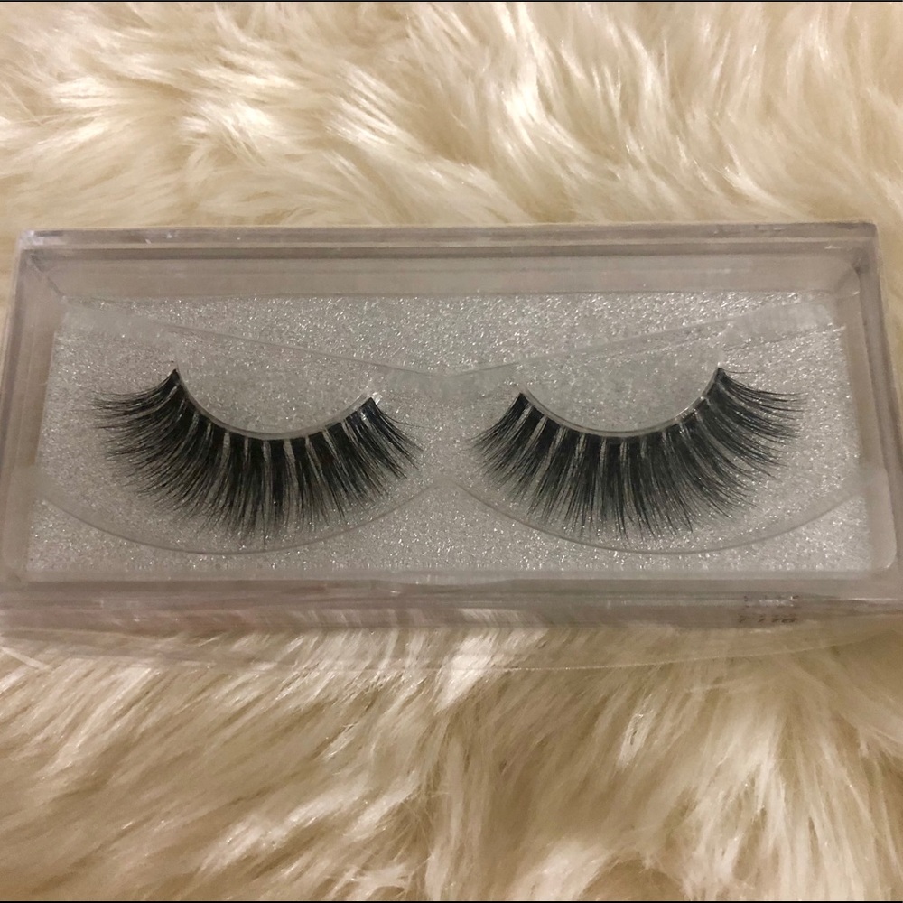 EYELASHES (SLAY)